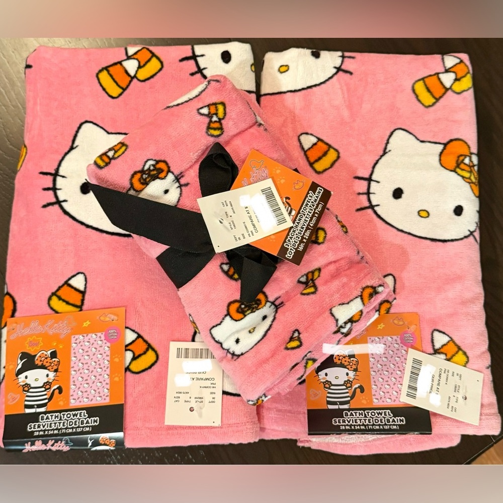 HELLO KITTY Pink Halloween Candy Corn Bath Towel & Hand Towel Set🎀🎃 NWT